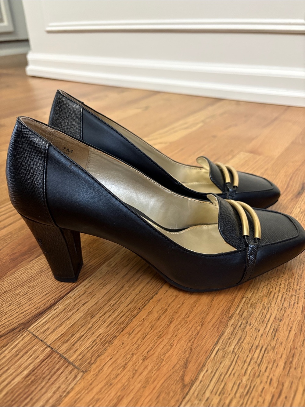 Bandolino Block Heels - Picture 3 of 7
